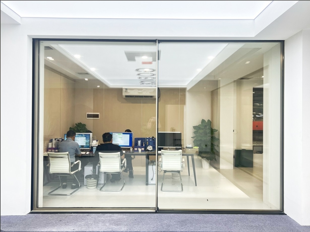 120 Panoramik Kaydırma Kapısı Alüminyum Alaşım 6063-t6 Özel Konutlar, Vilalar, Ticari Alanlar, Ofisler İçin Akıllı